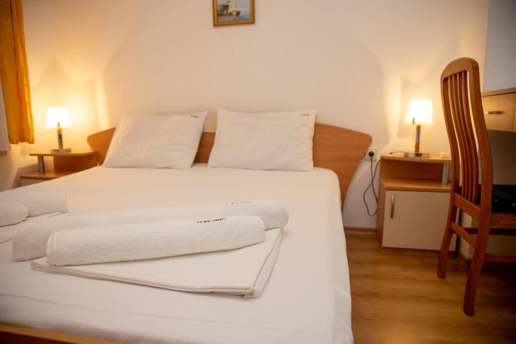 Convenient 1-Bedroom Flat Next To Harmanite Beach سوزوبول المظهر الخارجي الصورة