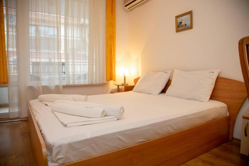 Convenient 1-Bedroom Flat Next To Harmanite Beach سوزوبول المظهر الخارجي الصورة