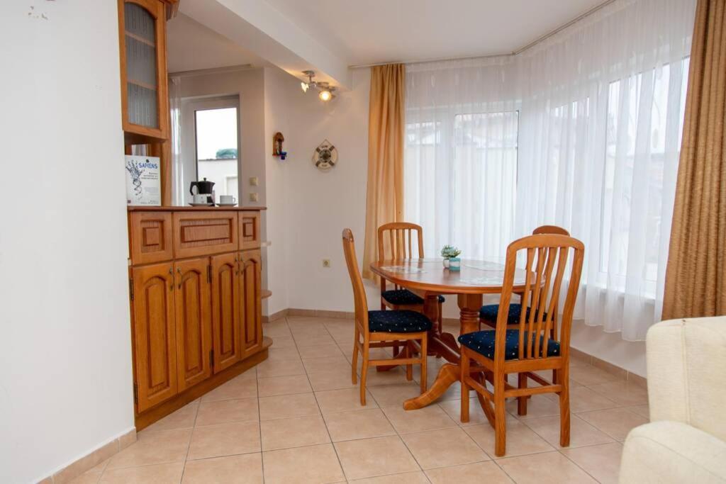 Convenient 1-Bedroom Flat Next To Harmanite Beach سوزوبول المظهر الخارجي الصورة