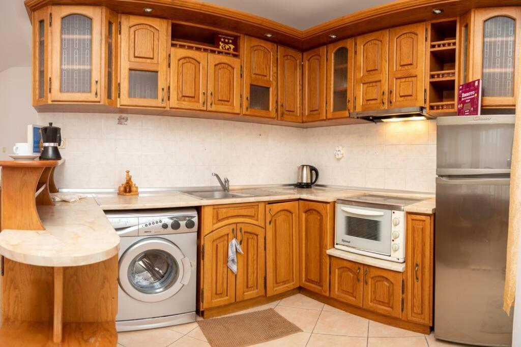 Convenient 1-Bedroom Flat Next To Harmanite Beach سوزوبول المظهر الخارجي الصورة